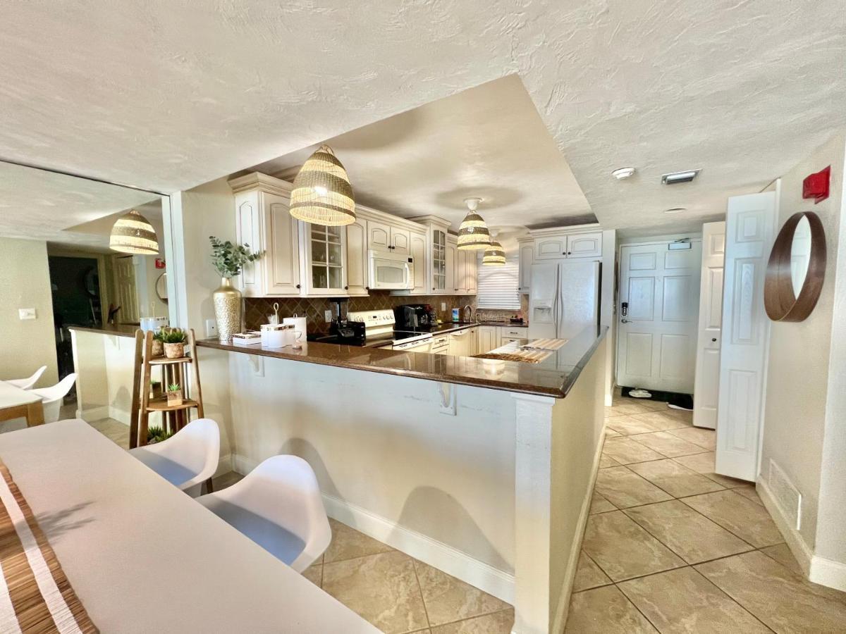 Beach Oasis 704 Lovely Daytona Ocean Front For 5 Sleeps Up To 12 Дейтона Бийч Екстериор снимка
