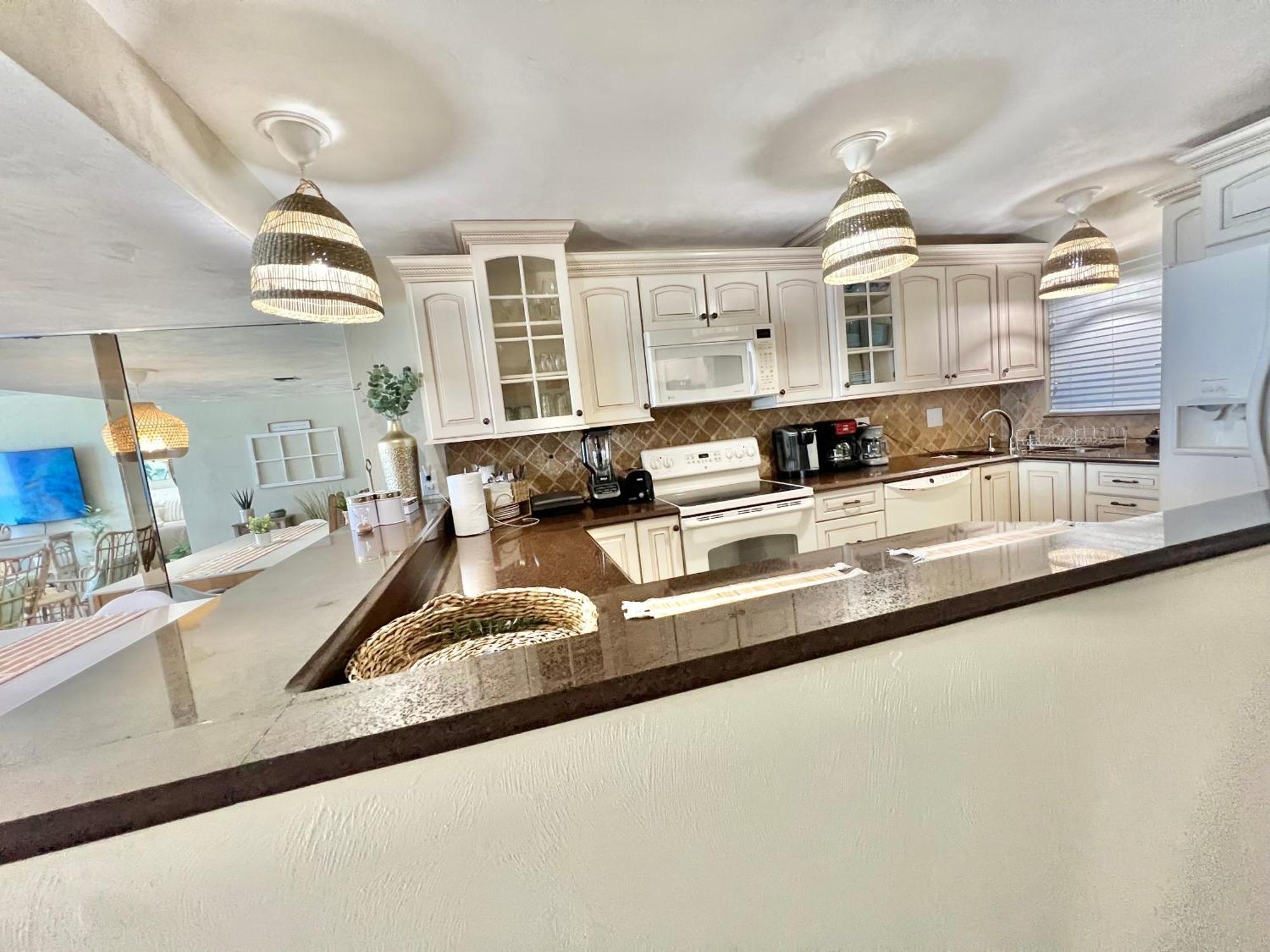 Beach Oasis 704 Lovely Daytona Ocean Front For 5 Sleeps Up To 12 Дейтона Бийч Екстериор снимка